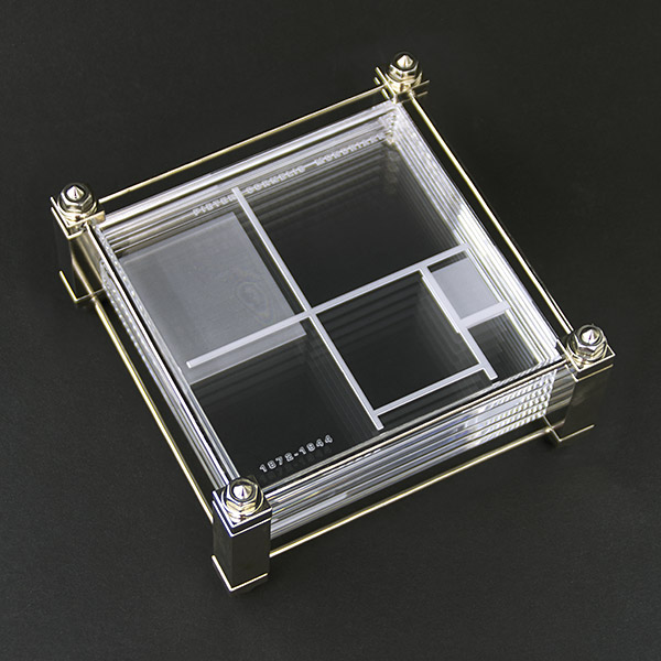 In memoriam Mondrian, 2007., plexiglass, nickel-plated brass, assembled, 118 x 118 x 62 mm