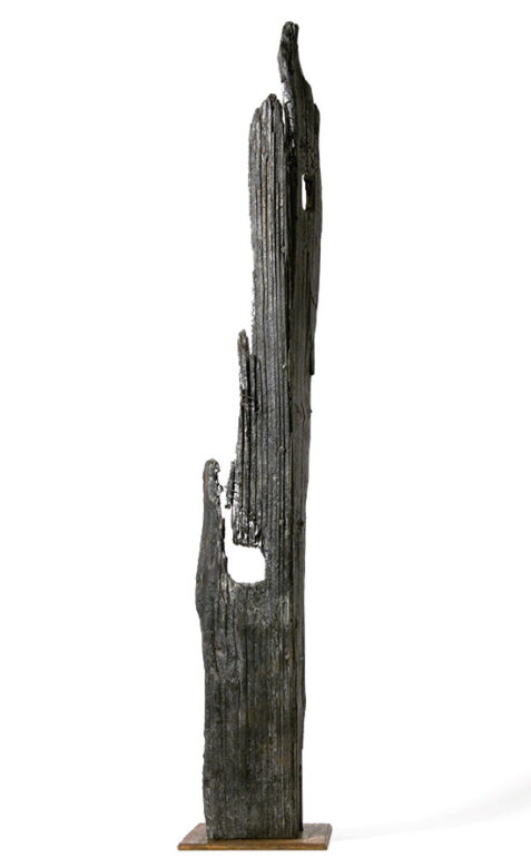 Torony – „Apokalipszis itt és most”, 2008., fa, vegyes technika, 63 cm