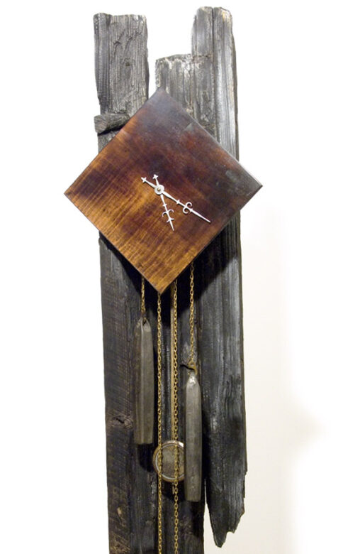 Első óra, 2009., fa, vas stb., vegyes technika, 207 cm