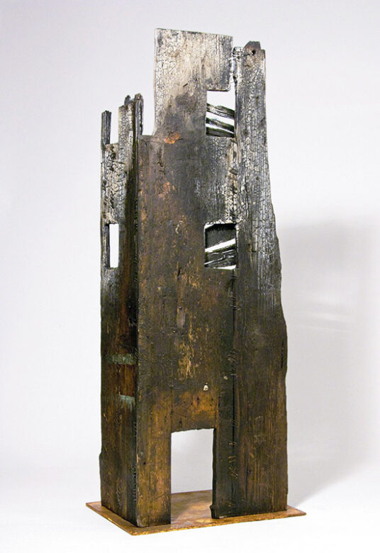 Pozsonyi út 1. – Hommage à Radnóti Miklós, 2009., fa, vegyes technika, 68,5 cm