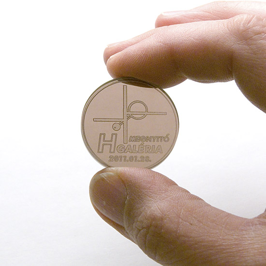 Occasional Medal, 2011., plexiglass, 30 mm