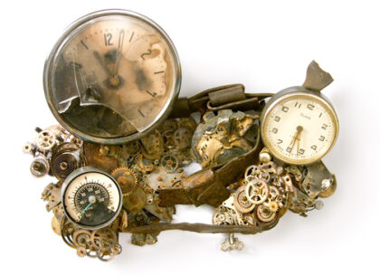 Téridőmodulátor – Hommage à H. G. Wells, 2014., vas, sárgaréz, óraszerkezet stb., vegyes technika, 220 x 270 mm
