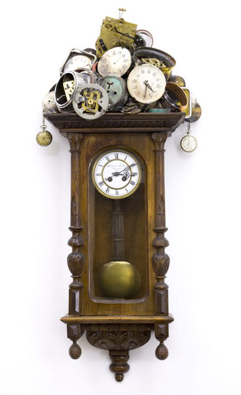 Száz év magány, 2016., fa, vas, óraszerkezetek, vegyes technika, 110 x 50 cm