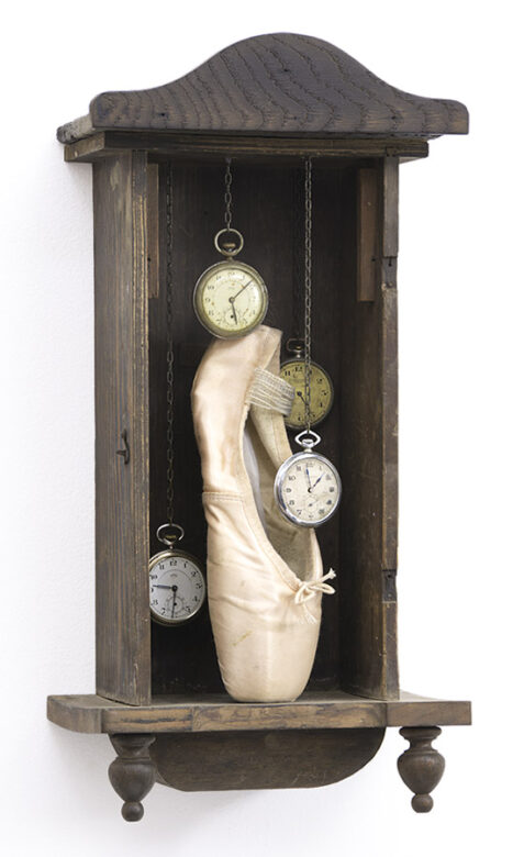 Daniel 13. (Zsuzsanna és a vének), 2018., fa, vas, óraszerkezetek stb., vegyes technika, 49 x 24 x 15 cm