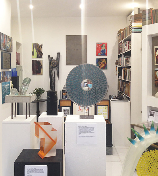 KisKép Gallery in new location