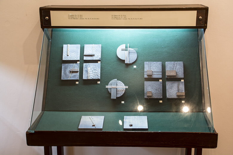 ifjabb Szlávics László - Kamara kiállítás, 2. sz. tárló, 2017., Lábasház, Soproni Múzeum, Sopron