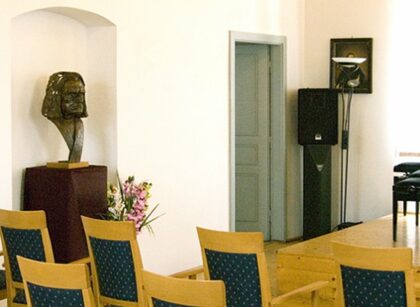 Bust of Franz Liszt in the school concert hall
